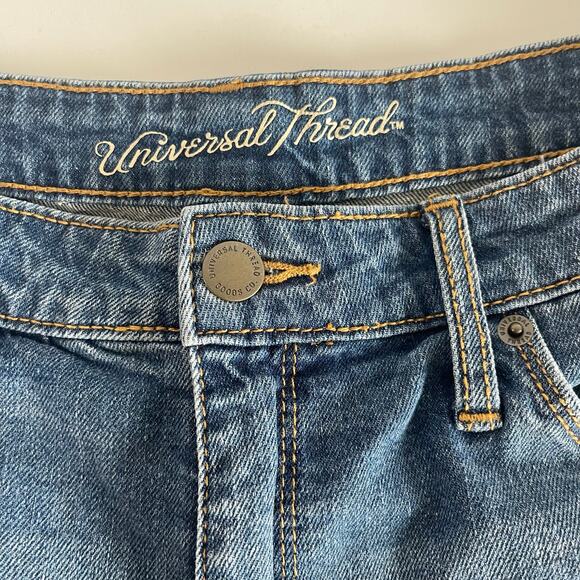 Universal Thread High Rise Shortie Medium Wash - Size 14/32 - Picture 5 of 5